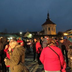 Rozsvítili strom