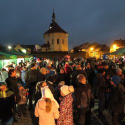 Rozsvítili strom