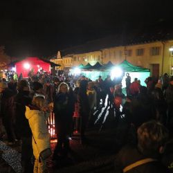 Rozsvítili strom