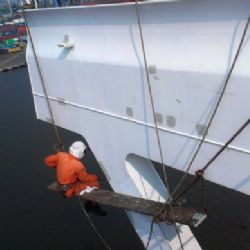 LODNÍ DŮSTOJNÍK VYPRÁVĚL O CESTÁCH PO OCEÁNECH