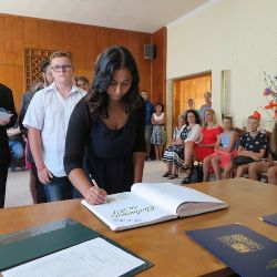 DOSTALI VYSVĚDČENÍ A TĚŠÍ SE DO DALŠÍCH ŠKOL