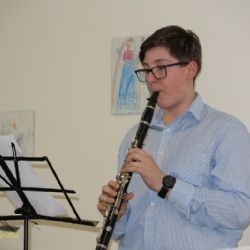 DĚTI ZAHRÁLY V KNIHOVNĚ