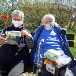 Rozdali vitamíny seniorům