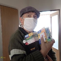Rozdali vitamíny seniorům