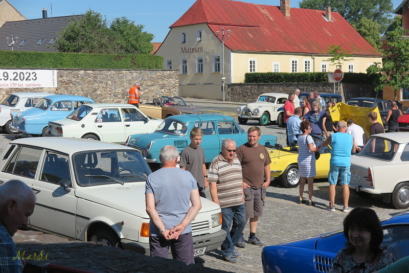 Sraz historických vozidel